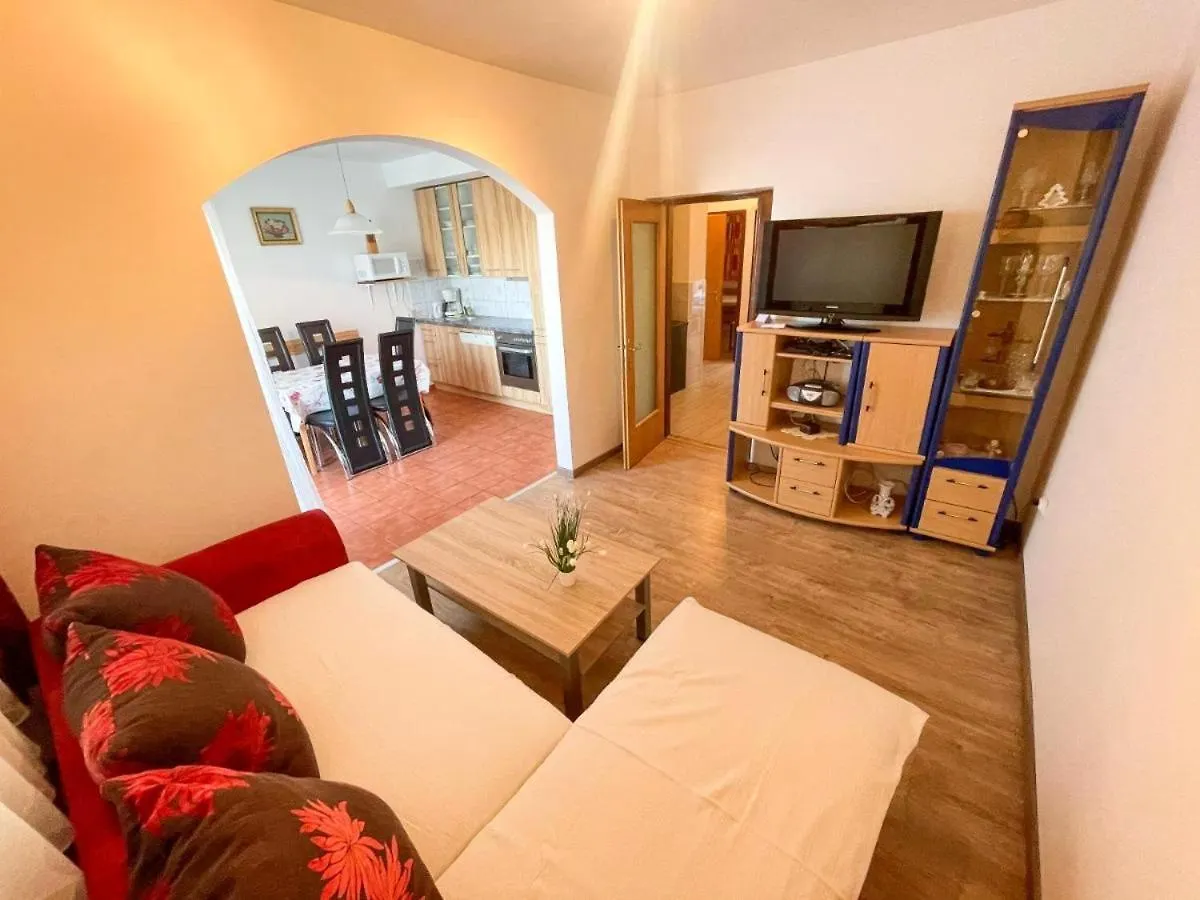 2 Bedrooms Apartment With Sea View Furnished Terrace And Wifi At Ядраново